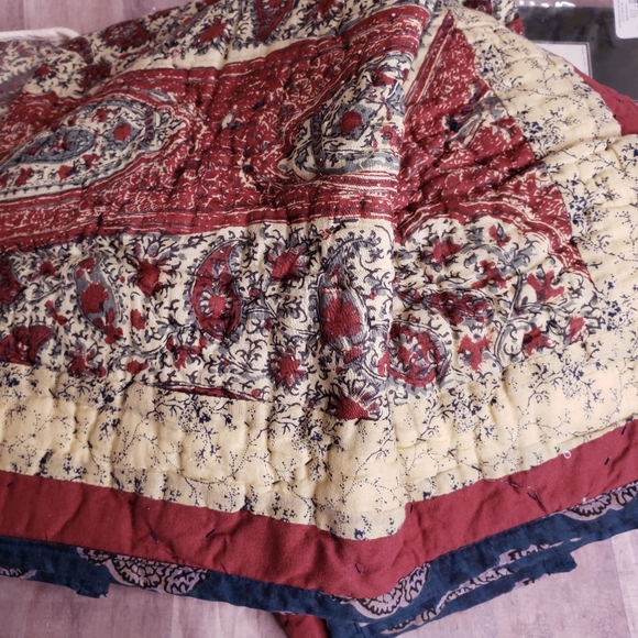 Studio D King Size Sham Pair Paisley Burgundy Blue Cream Floral Marley NWT - Picture 4 of 10